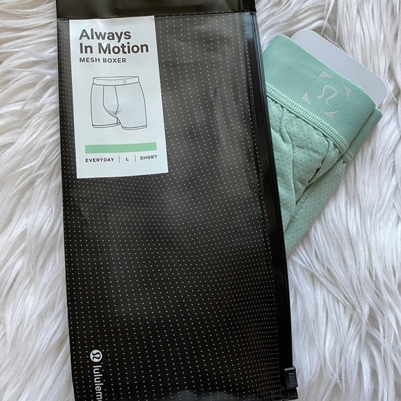 🍋Lululemon Mesh Boxer🍋 - Picture 2 of 3